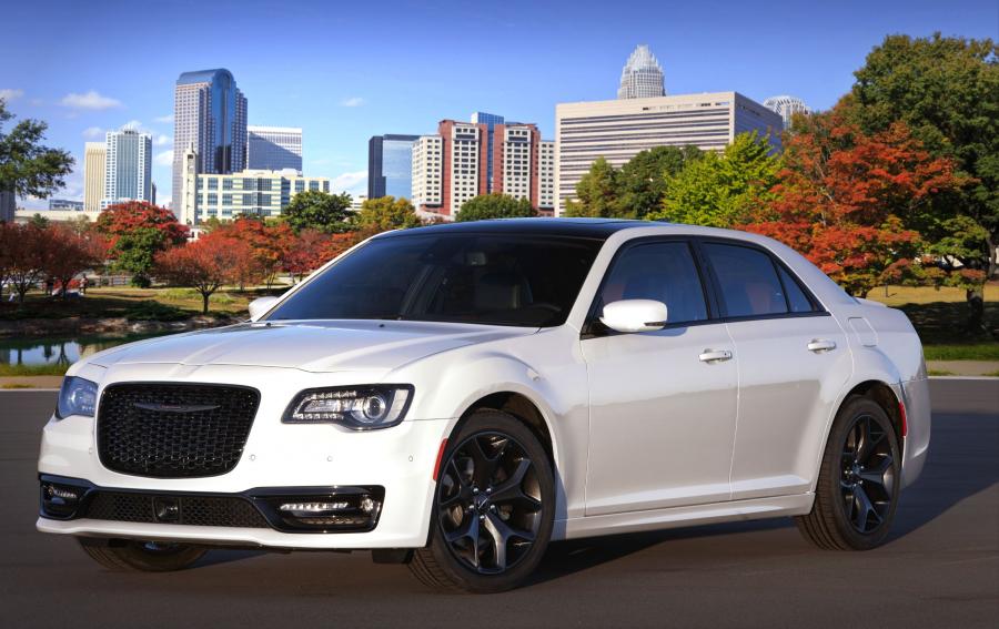  Chrysler 300S Red Sport Appearance Package (LX2) 2019 года  (фото 1 из 4)
